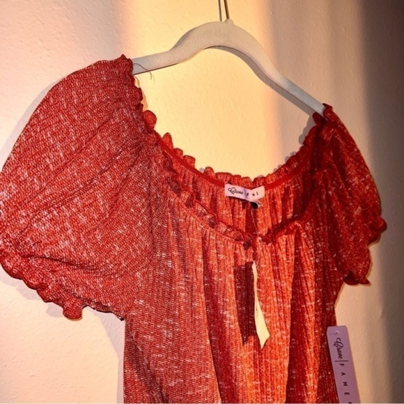 #027 🥀 NWT $24.00 | Coral Puffed Sleeve Crop Top - Picture 3 of 8